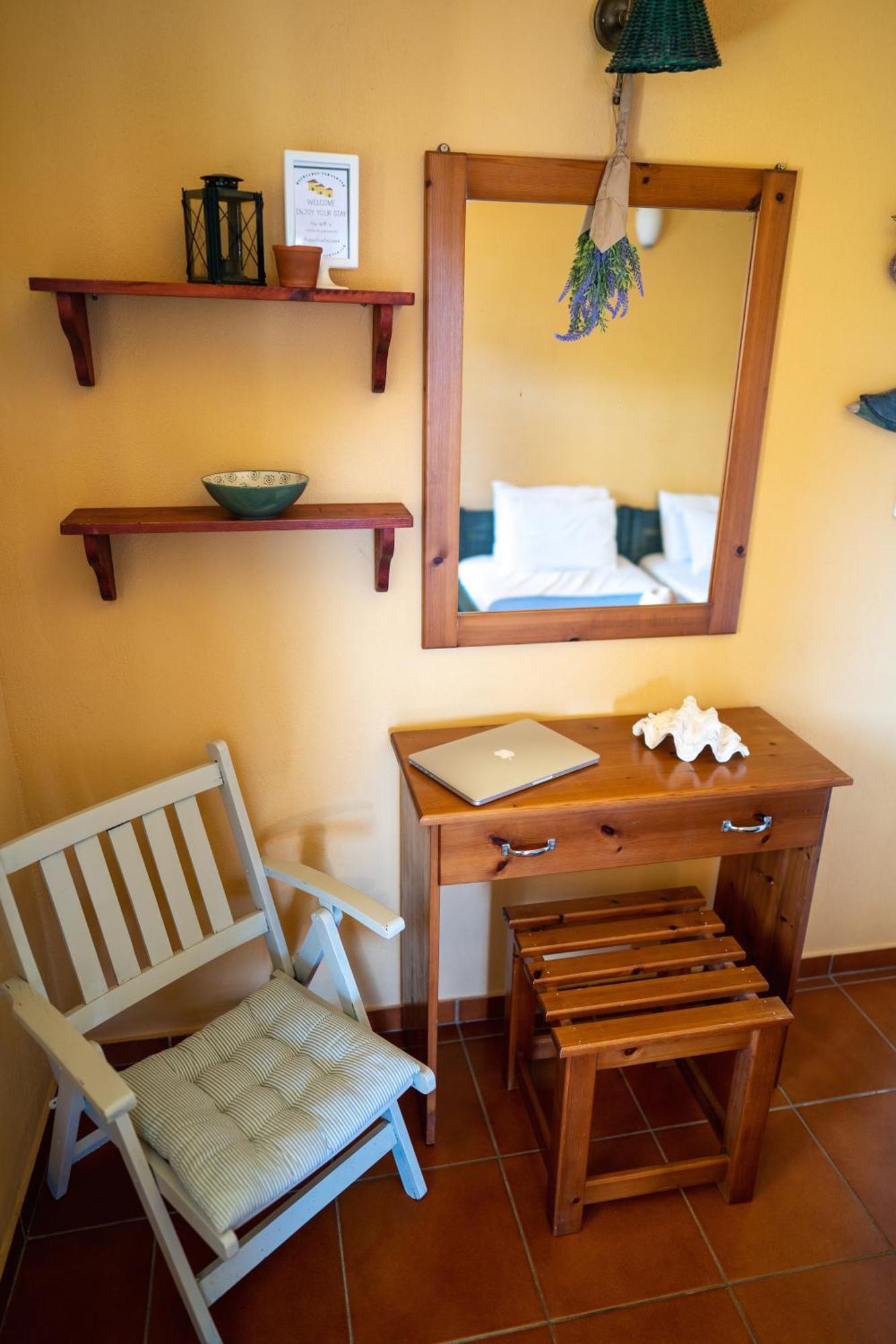 The Yellow Appartement *