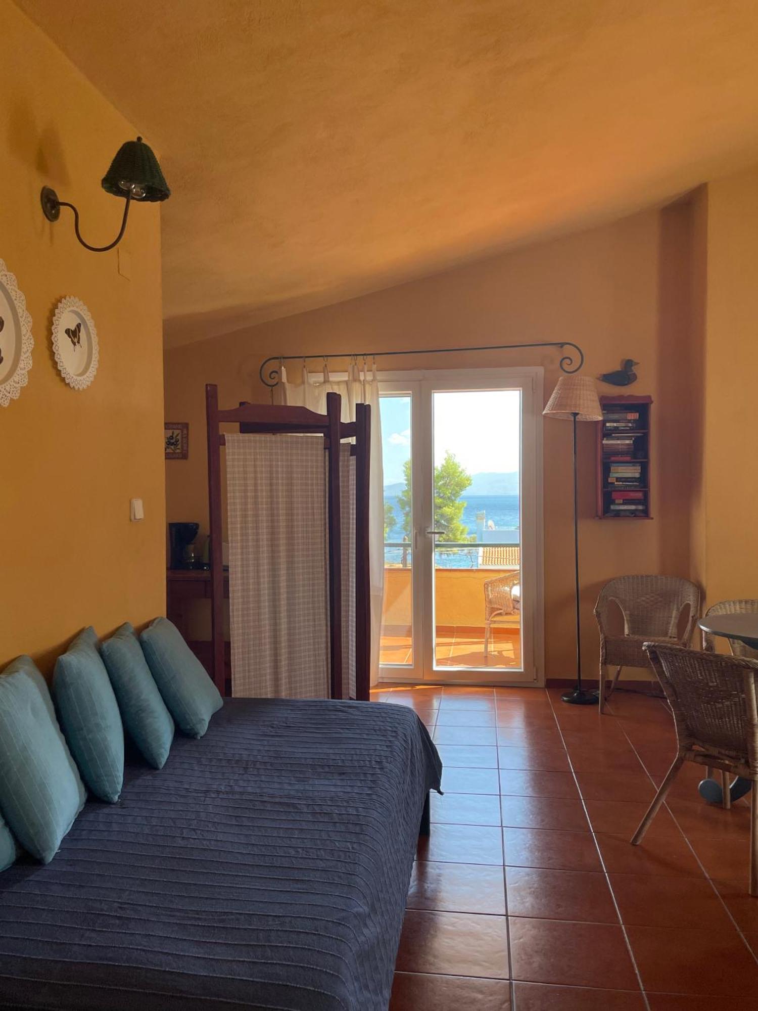 The Yellow Appartement